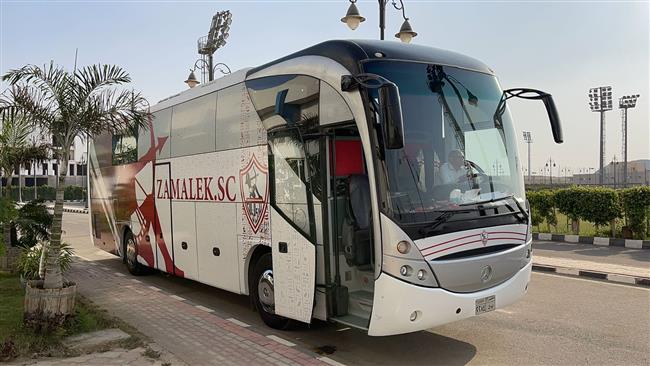 حافلة الزمالك تصل ستاد الدفاع الجوي لخوض ودية بيراميدز
