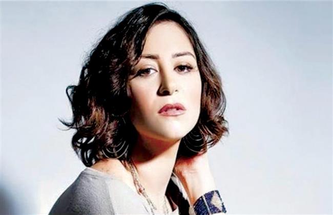  ماذا تفعل منة شلبى مع كريم عبدالعزيز فى القلعة ؟