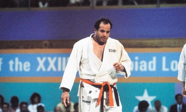 حملة "شجع ناديك" بنادي سموحة تحتفي بالبطل محمد رشوان