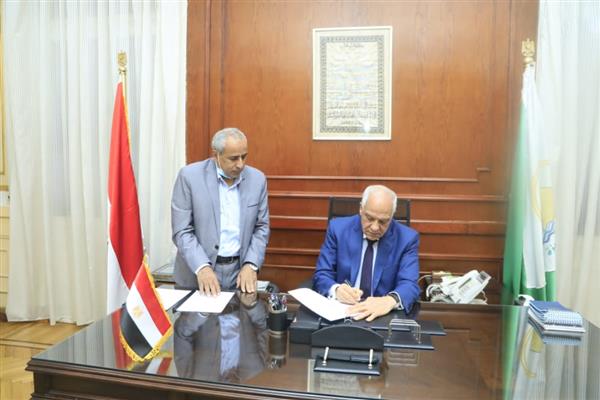 محافظة الجيزة توقع بروتوكولًا تعاونا مع الأبنية التعليمية