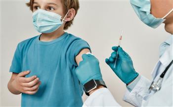   خبير بريطانى: تطعيم الأطفال أفضل وسيلة لمكافحة زيادة الإصابات