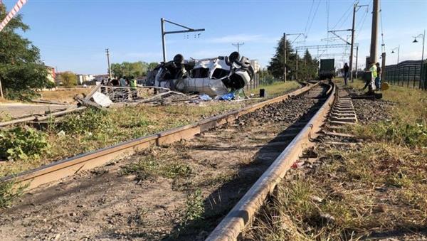مصر تنعي ضحايا حادث اصطدام قطار بحافلة فى تركيا