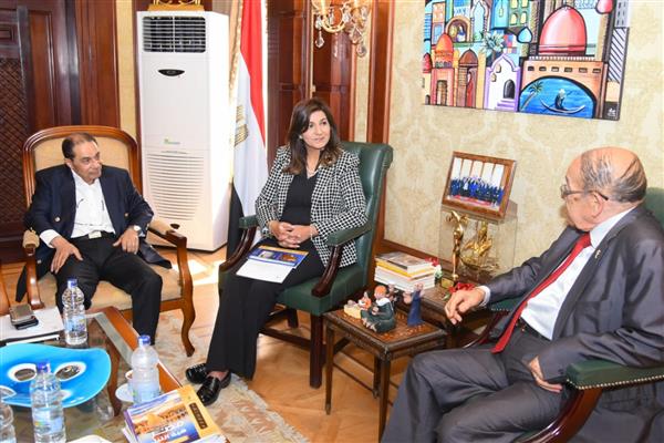 وزيرة الهجرة تعلن مشاركة الدكتور وسيم السيسي بـ «اتكلم عربي»