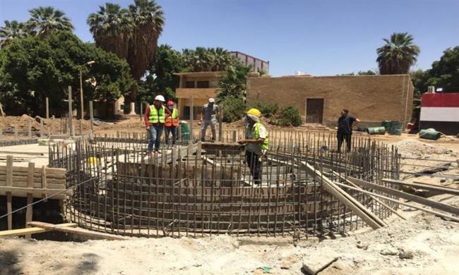 رئيس مدينة إسنا بالأقصر يتابع مشروعات مبادرة حياة كريمة