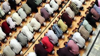   هل ثواب صلاة الجماعة في المنزل مع الزوجة تعدل الصلاة في المسجد؟