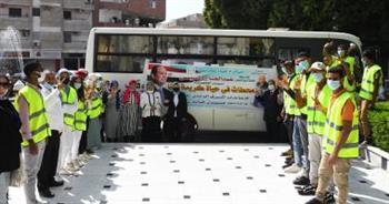 محافظ قنا يطلق إشارة بدء الأتوبيس الطائر بقري «حياة كريمة»