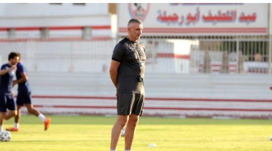 مران الزمالك.. كارتيرون يجتمع بمعاونيه