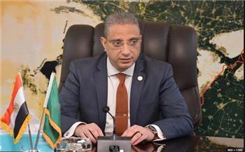 محافظ الفيوم يتابع الموقف التنفيذى لمشروعات الرصف