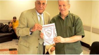 لاعبو الزمالك يحصلون على لقاح كورونا.. ولبيب يكرم مدير المستشفى 