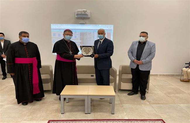 جامعة العلمين تستقبل النائب الرسولى للكنيسة اللاتينية 