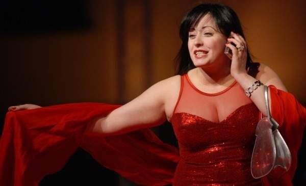 صورة| ظهور الفنانة هند عاكف بعد غياب ١٠سنوات