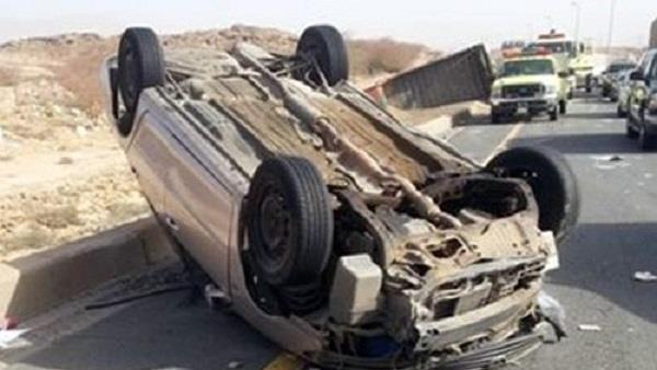 مصرع وإصابة 6 أشخاص فى انقلاب ملاكى بصحراوى السويس