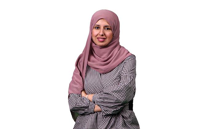 خطوة بخطوة.. د.إيمان مصطفى توضح كيفية إختيار كيك الزفاف