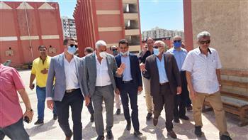 محافظ بورسعيد ووفد شركة "إينى" يتفقدان مدرسة بورسعيد الثانوية