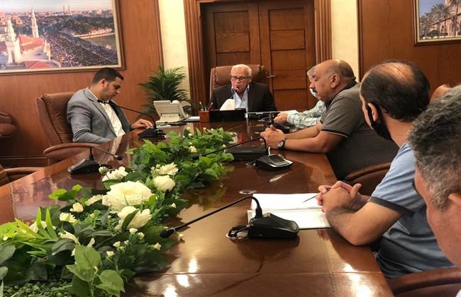 محافظ بورسعيد يتابع أعمال إزالة التعديات ببورسعيد