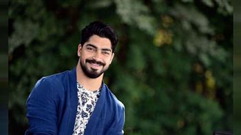 مينا عطا: «هلا بالخميس أو بالقميص»