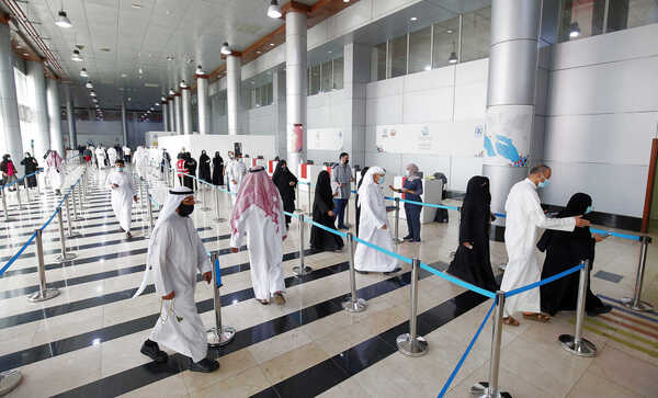 الإمارات تمنع سفر مواطنيها غير المطعمين باللقاح المضاد لـ «كورونا»