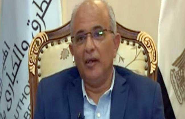 الطرق والكباري: طريق أسيوط الغربي أحدث نقلة كبيرة في حركة النقل بالصعيد