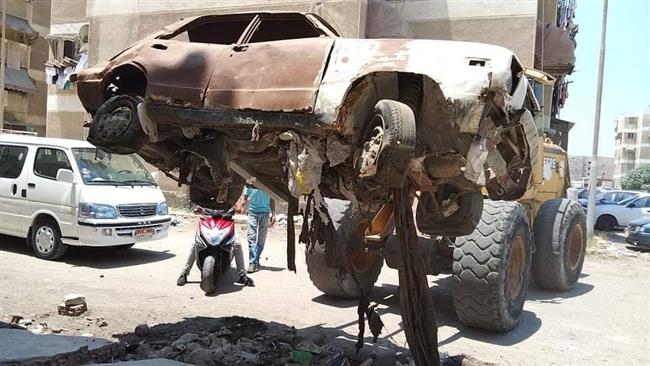 رفع 48 سيارة ودراجة نارية متروكة ومتهالكة من الشوارع