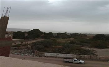 صور.. هطول الأمطار الغزيرة علي قنا 