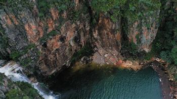   البرازيل.. ارتفاع عدد ضحايا سقوط كتلة صخرية على قوارب سياحية إلى 10 أشخاص