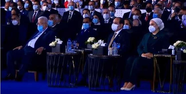 روبوت منتدى شباب العالم يستعرض أمام السيسي الإجراءات الاحترازية المتخذة