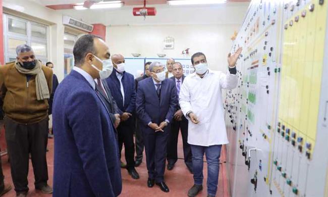 محافظ المنيا يتفقد شركة مطاحن مصر الوسطى