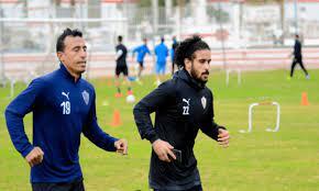 لاعبو الزمالك ينظمون ممرًا شرفيًا لعبد الشافي وجمعة