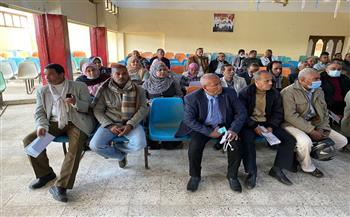   تعليمية «نجع حمادي» تناقش مديري المدارس الاستعدادات لامتحانات التيرم الأول 