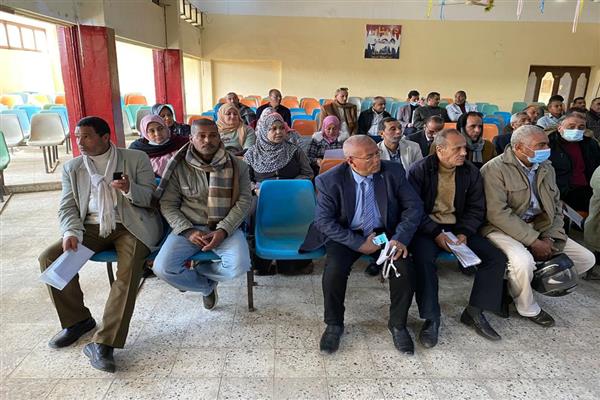 تعليمية «نجع حمادي» تناقش مديري المدارس الاستعدادات لامتحانات التيرم الأول