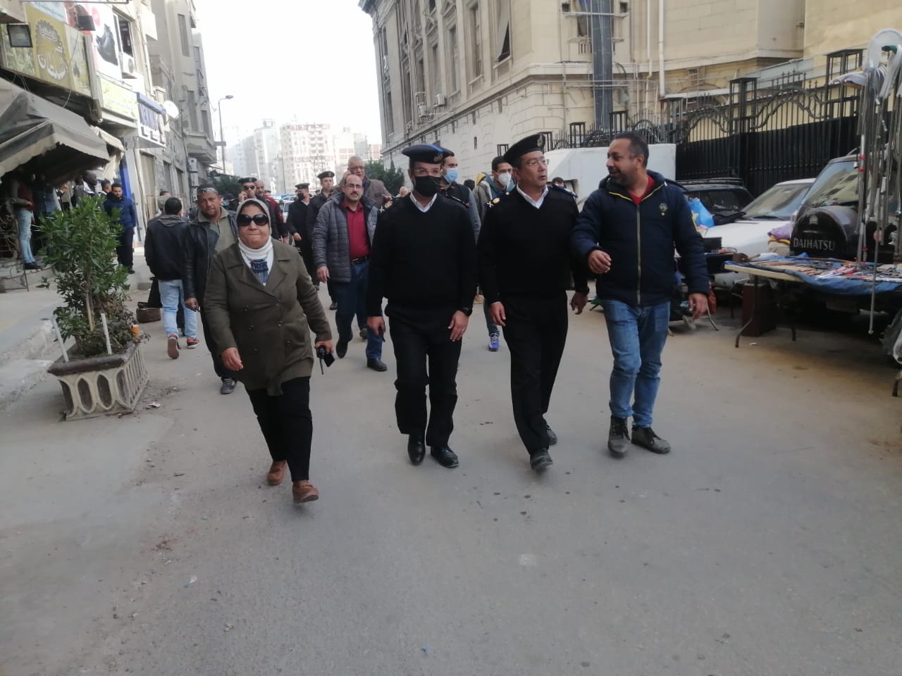 جولة تفقدية لباكيات الباعة الجائلين الجاري إنشاؤها ضمن أعمال التطوير
