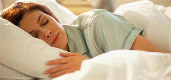 تعرف على تفاعلات البشرة أثناء النوم