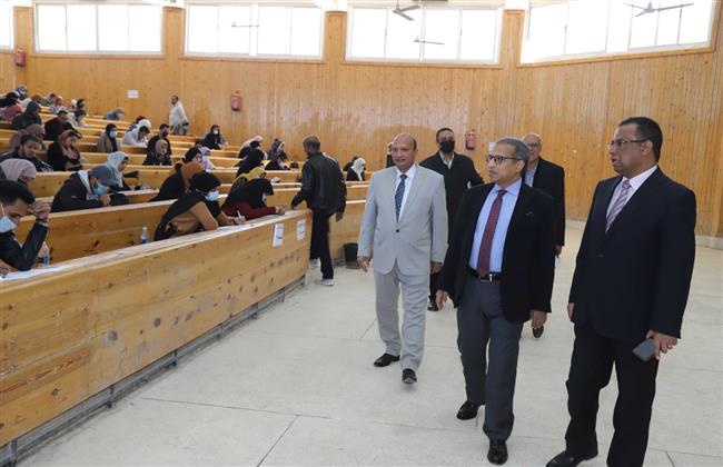 بدء امتحانات الفصل الدراسي الأول بكلية الهندسة بجامعة جنوب الوادي