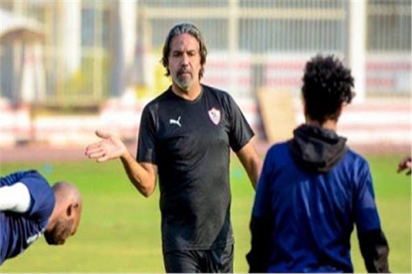 تدريبات خاصة لمدافعى الزمالك بقيادة مدحت عبد الهادى 
