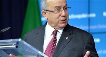   وزير الخارجية الجزائري يصل إلى السعودية في زيارة عمل لتعزيز التشاور الثنائي
