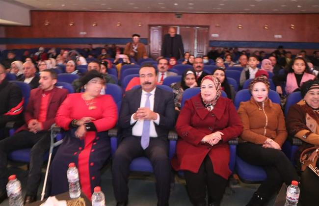 إنشاد وترانيم باحتفالات قصور الثقافة بالعام الجديد مع أدباء وفنانى بورسعيد