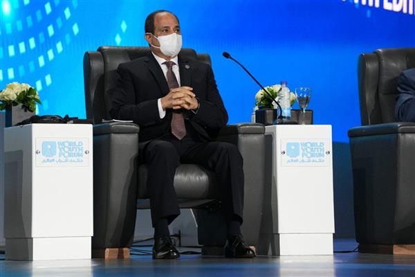 وسائل الإعلام العالمية تبرز حضور السيسي جلسة نموذج محاكاة الأمم المتحدة بمنتدى شباب العالم