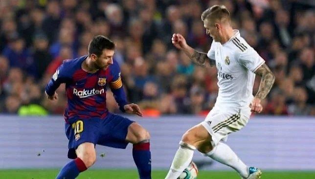 كلاسيكو الأرض..  بث مباشر مباراة ريال مريد وبرشلونه في نصف نهائي السوبر 