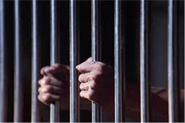 " لانهاء  اجرءات تصالح " حبس موظف بتهمة الرشوة بالجيزة
