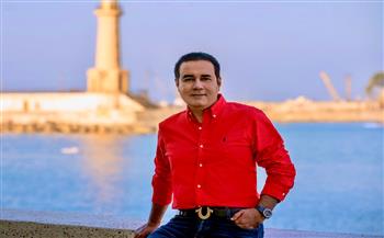   نجم التسعينات أحمد جمال يحتفل بعودته بأغنية "لمستي قلبي" في عيد الحب