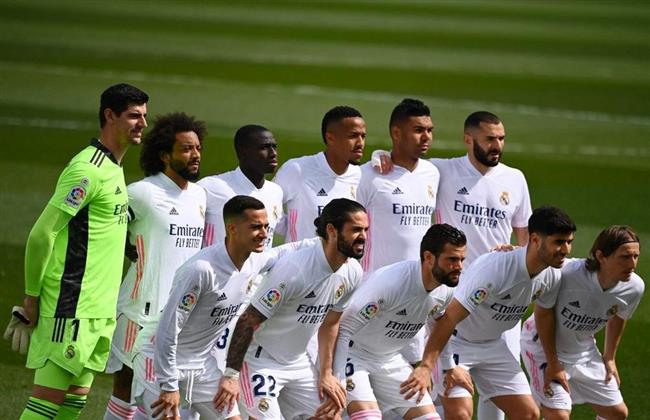 بنزيما أساسيا.. تعرف على تشكيل ريال مدريد أمام باريس سان جرمان