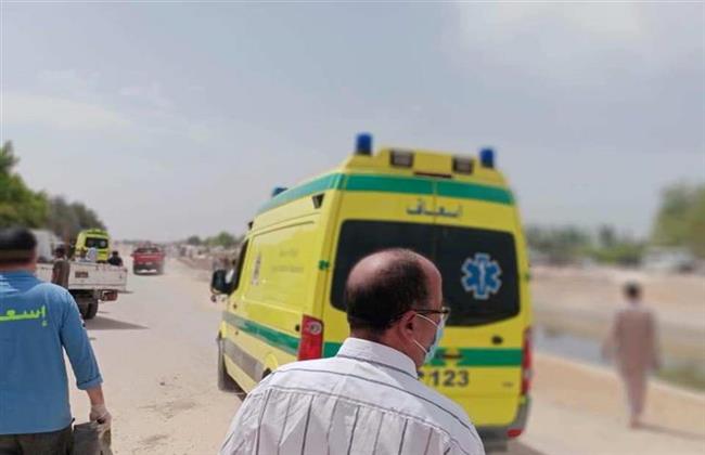 إصابة 8 أشخاص في تصادم جرار زراعي و«ميكروباص» بأسيوط