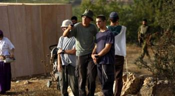   مُستوطنون يعتدون على طاقم لتلفزيون فلسطين شرق رام الله