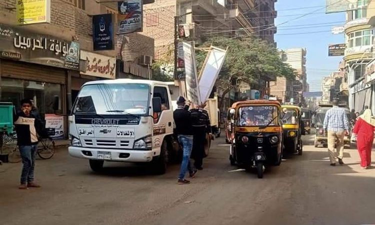 حملات مكبرة لإزالة الإشغالات والإعلانات المخالفة بأسيوط