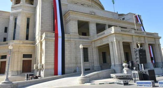 عميد آثار جامعة القاهرة يشيد بالآثاريين فى عيدهم