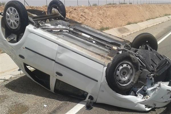 إصابة شخصين فى حادث انقلاب سيارة على صحراوى سوهاج
