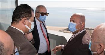   وزير النقل ورئيس المنطقة الاقتصادية لقناة السويس يتفقدان أعمال تطوير السخنة