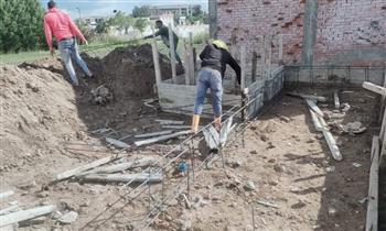  إزالة أعمال بناء مقابر على أرض زراعية بالإسكندرية