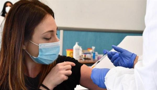 عالم مناعة إيطالي: لا يمكن التلقيح ضد فيروس كورونا كالأنفلونزا الاعتيادية كل شهرين