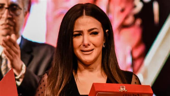 بهذه الكلمات المؤثرة أحيت دنيا سمير غانم ذكرى ميلاد والدها